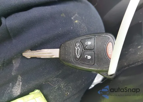 2010 Chrysler Sebring Limited z USA, uszkodzony, nr VIN 1C3CC5FB4AN207557